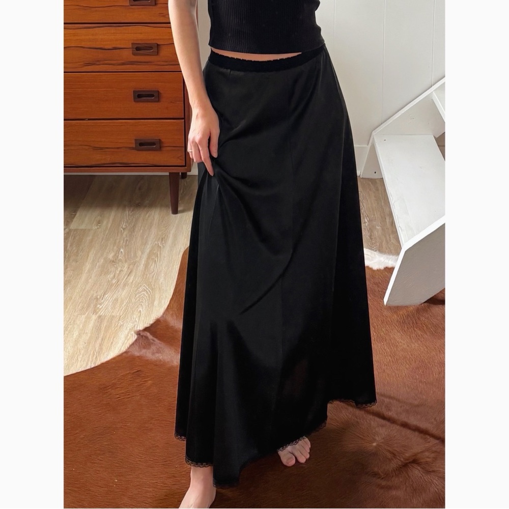‼️SOLD‼️Vintage black maxi slip skirt with lace trim 90s y2k lightweight